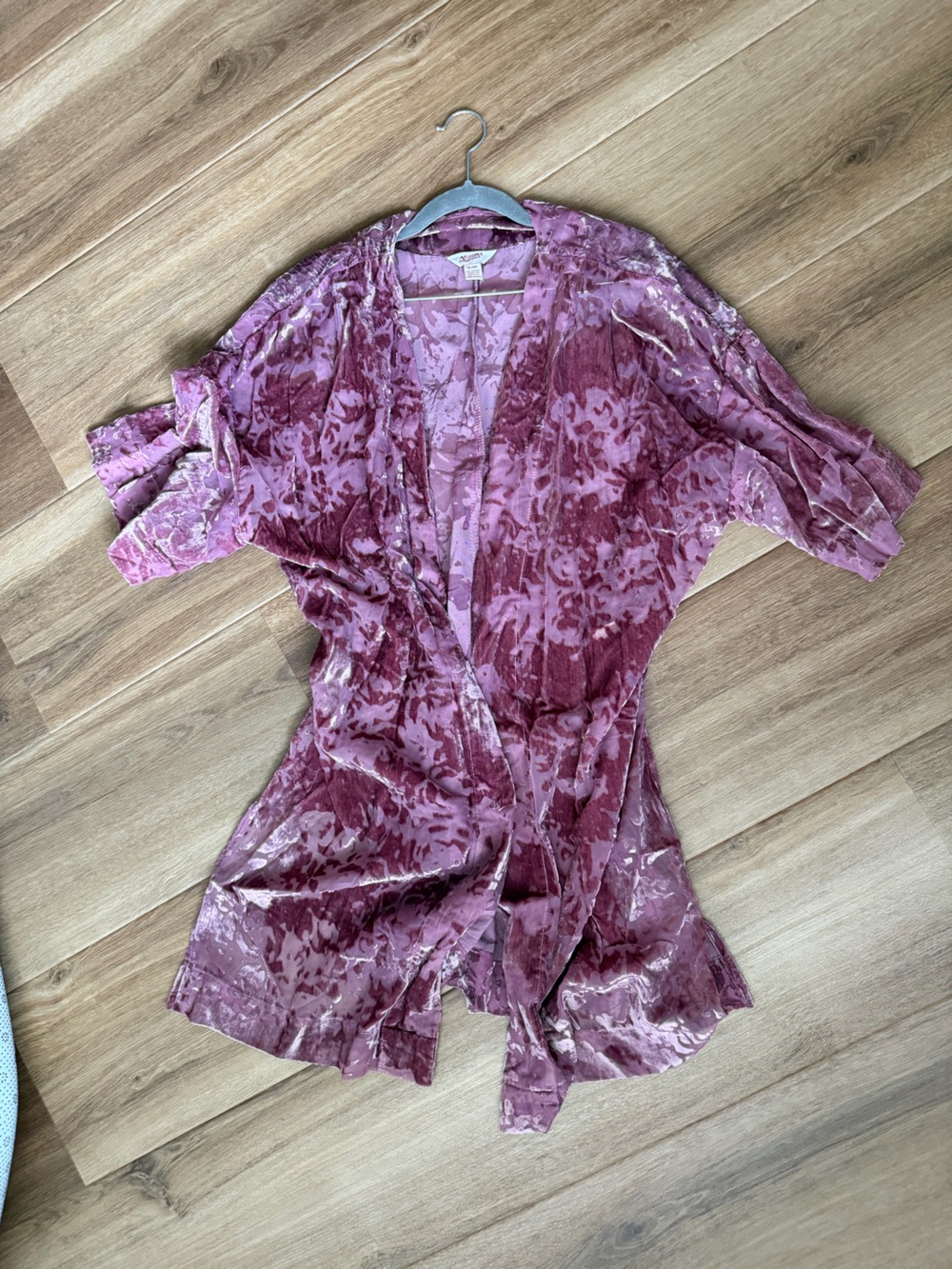 Arizona Jean Company Velvet Burnout Robe - Plum